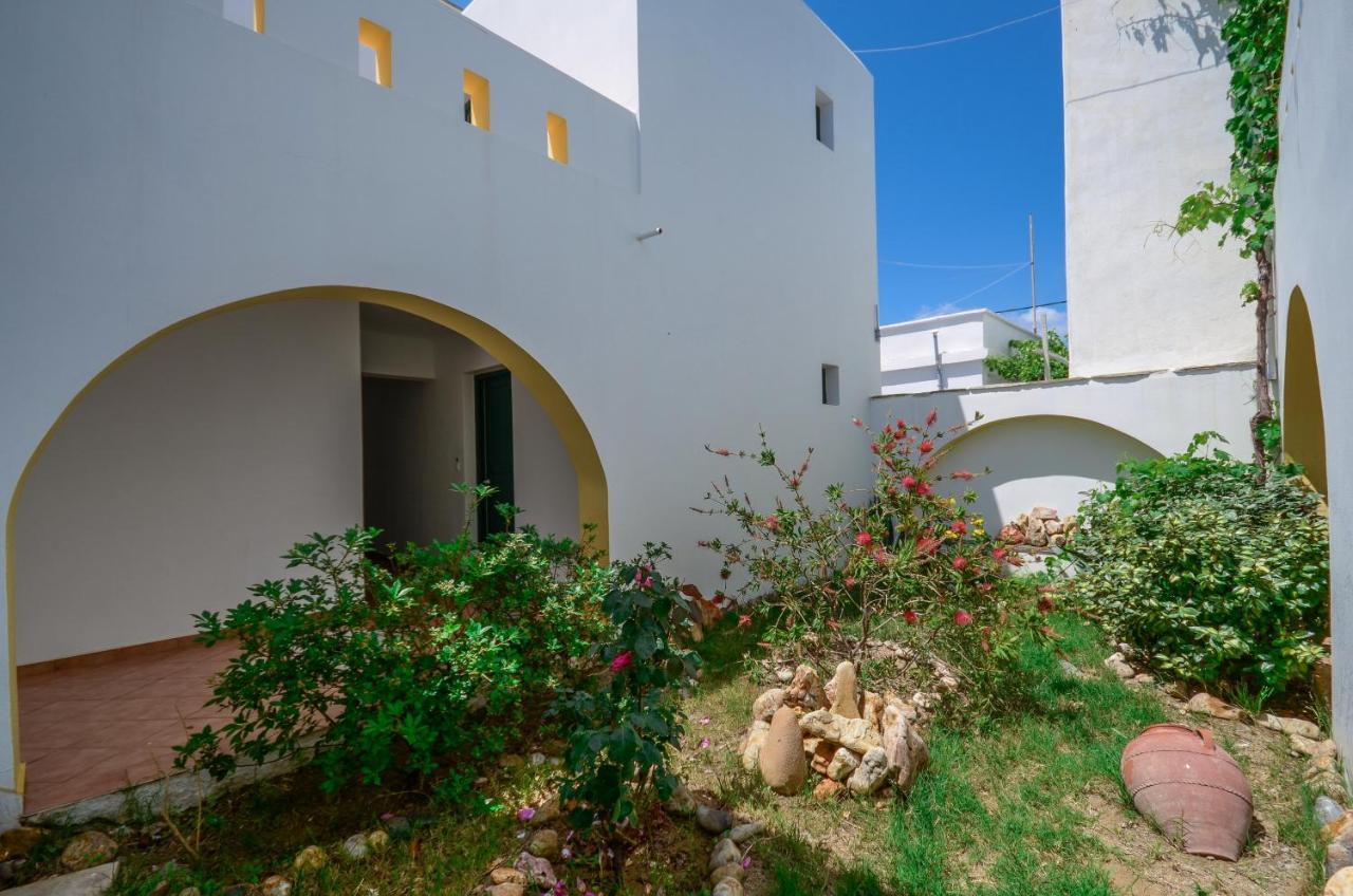 Hotel Fanis Agia Anna  エクステリア 写真