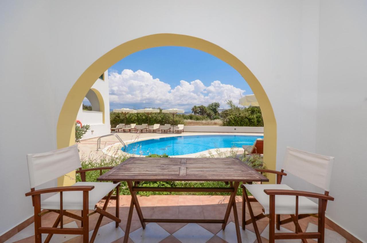 Hotel Fanis Agia Anna  エクステリア 写真