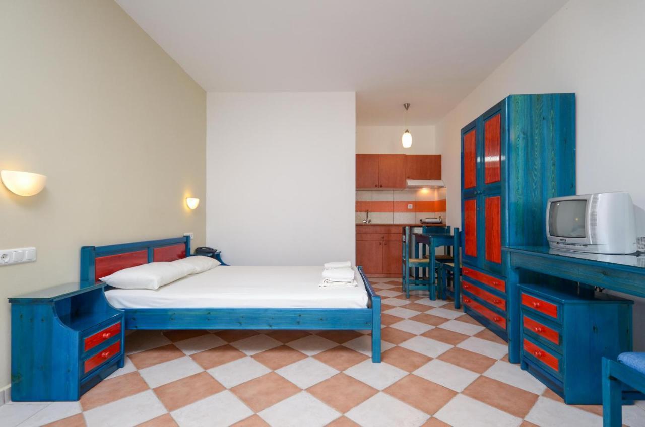 Hotel Fanis Agia Anna  エクステリア 写真